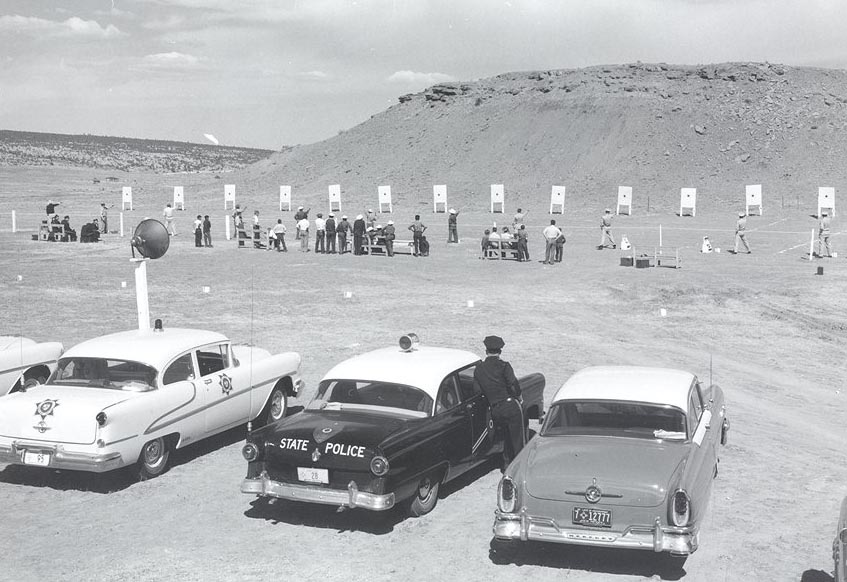 Arizona police officers with cars picture