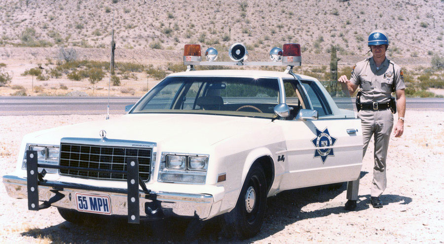 Arizona police officer and car image