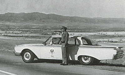 Colorado police car and officer image