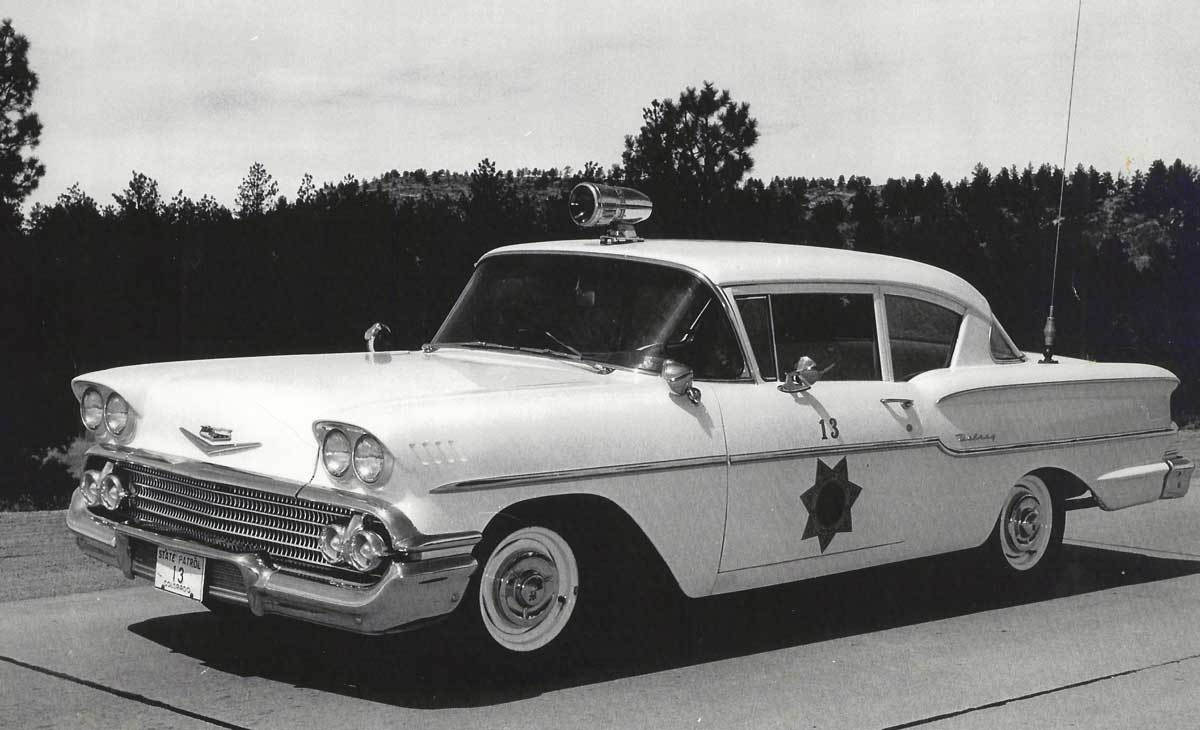 Colorado police car and officers image