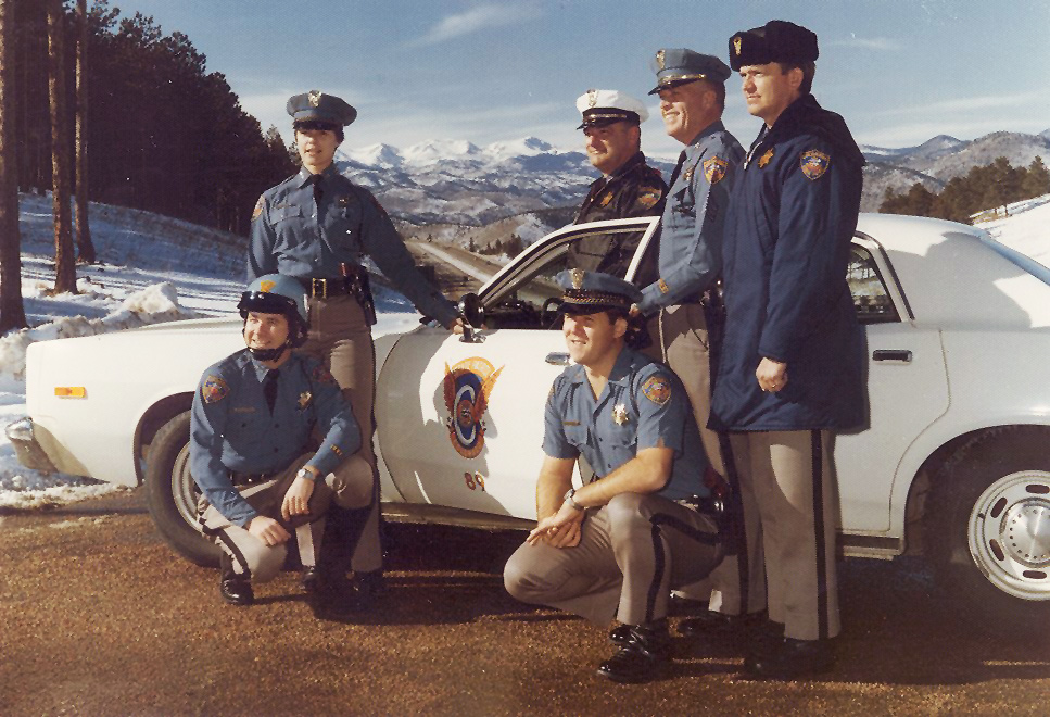Colorado police car and officers image