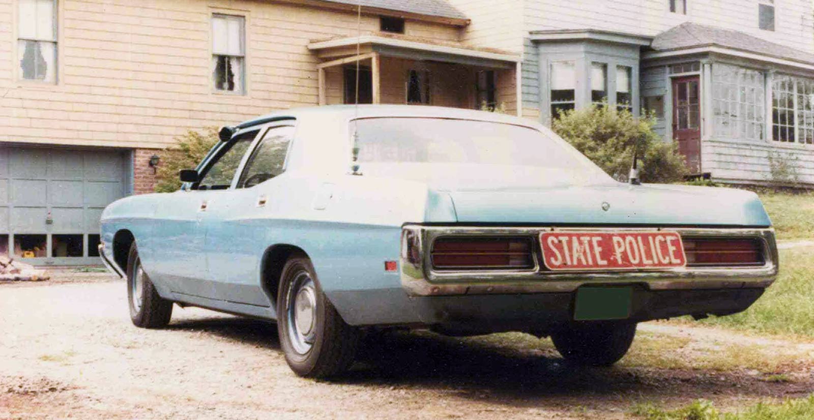 Connecticut police car and officer image