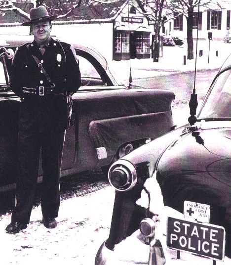 Connecticut police car and officer image