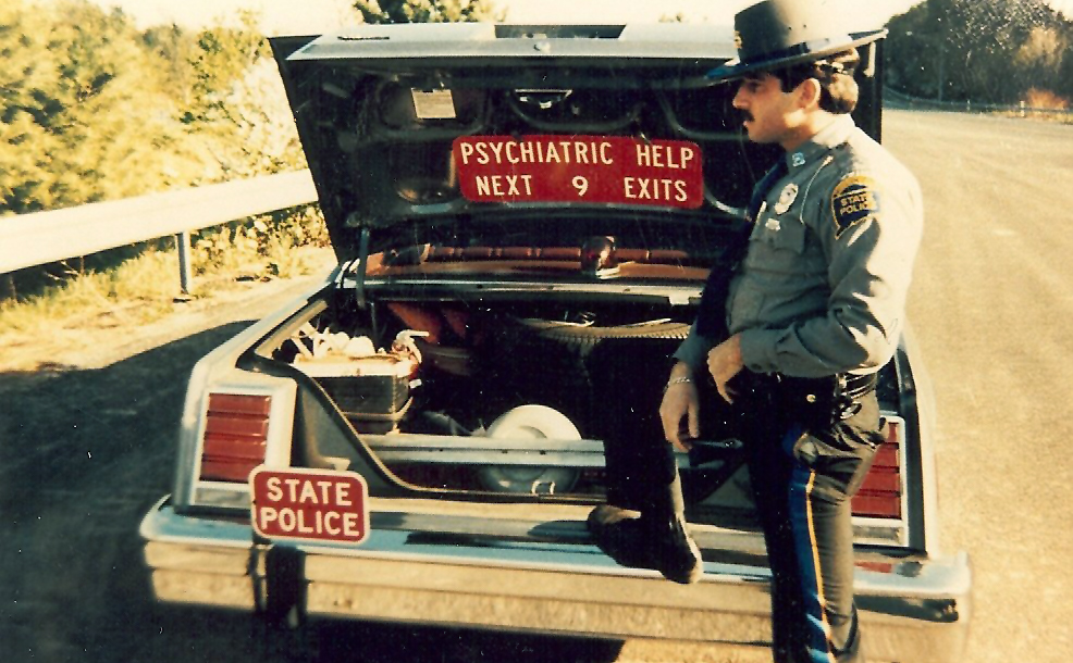 Connecticut police car and officer image