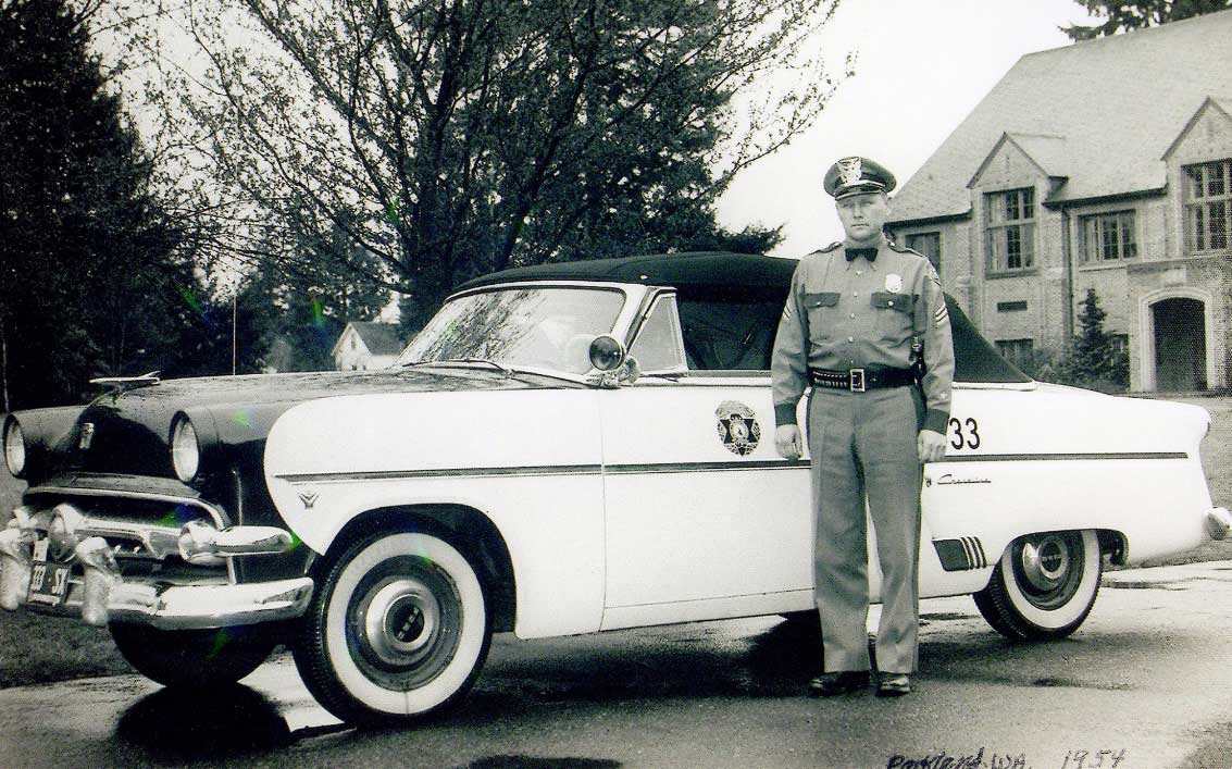 Washington  police car and officer