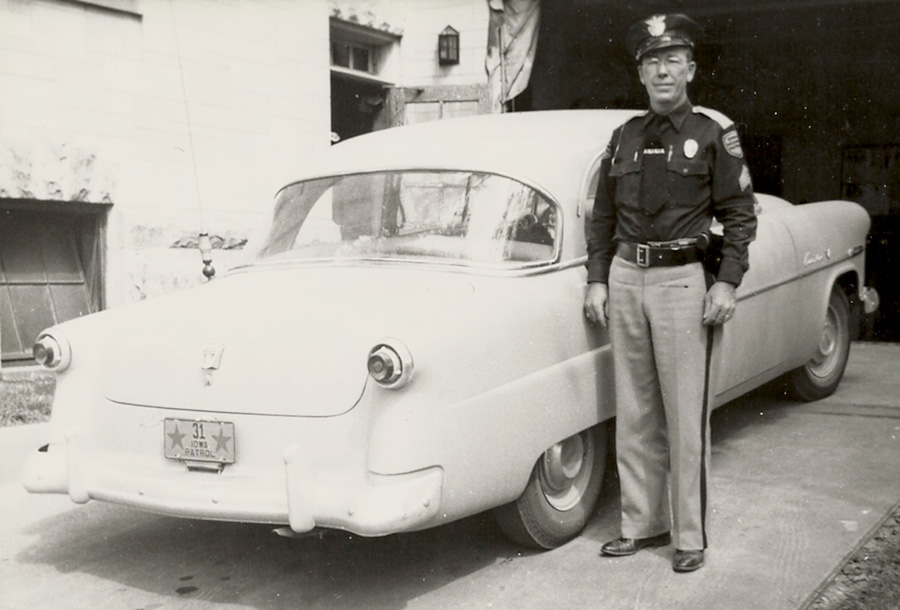 Iowa police car